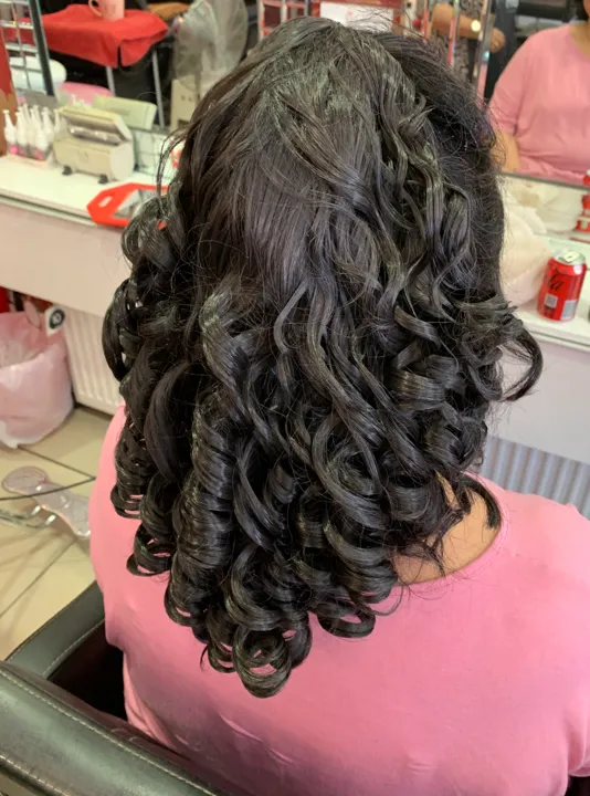 Full Head colour cut & hair curls